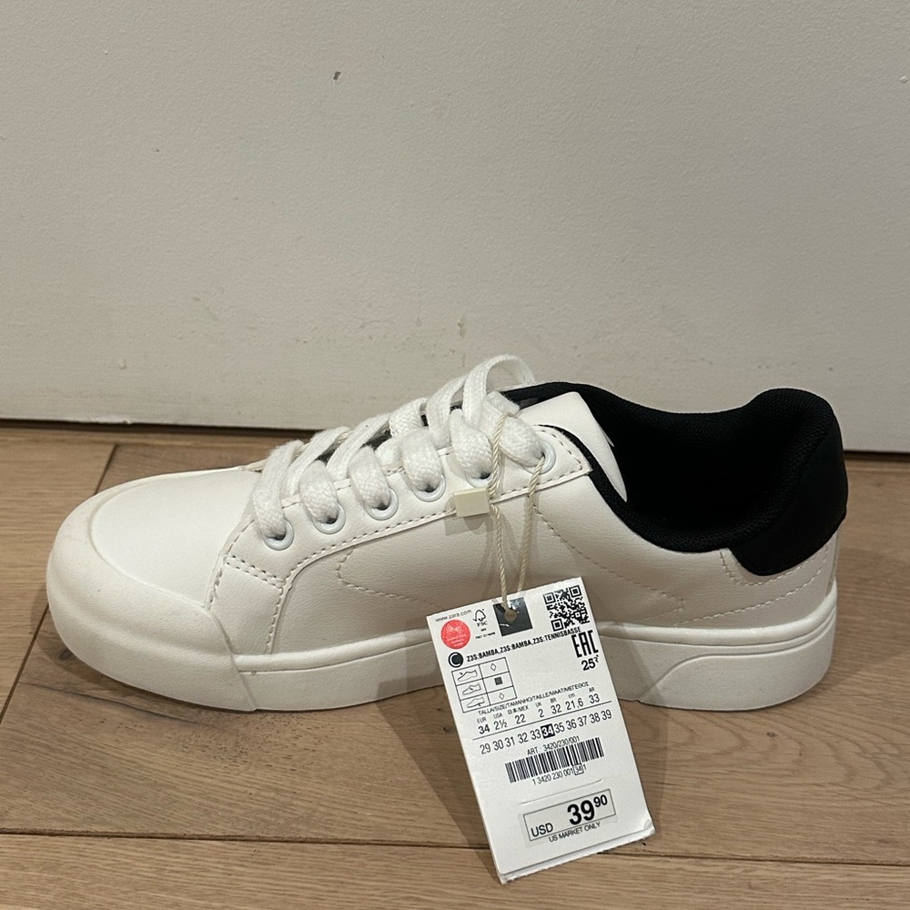 Zara Boys size 34 Sneakers